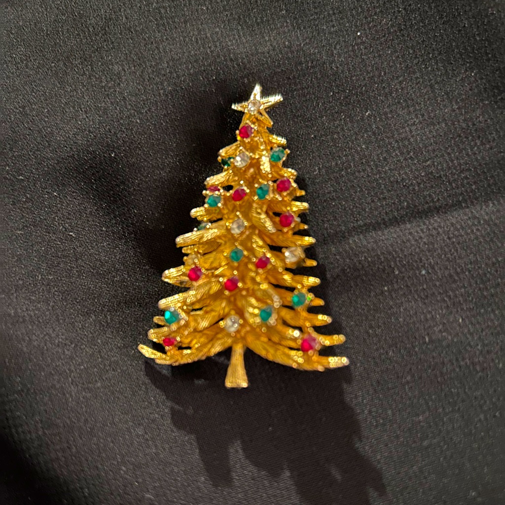 Vtg Signed Christmas Tree Brooch With Rhinestone Accents By Art 25$